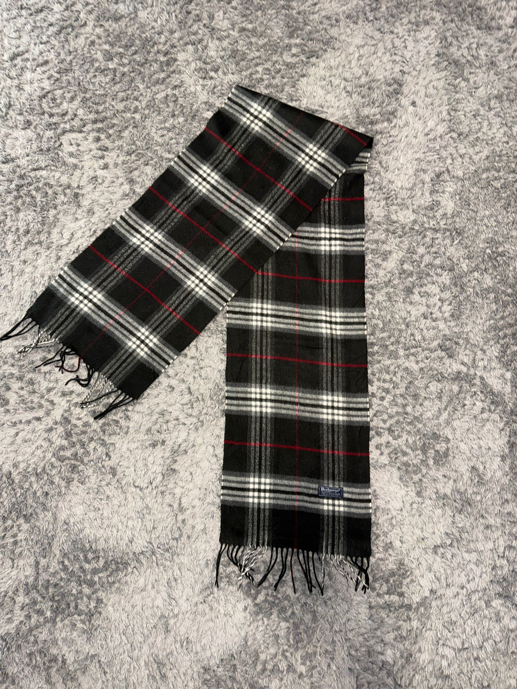 Burberry Schal schwarz 02