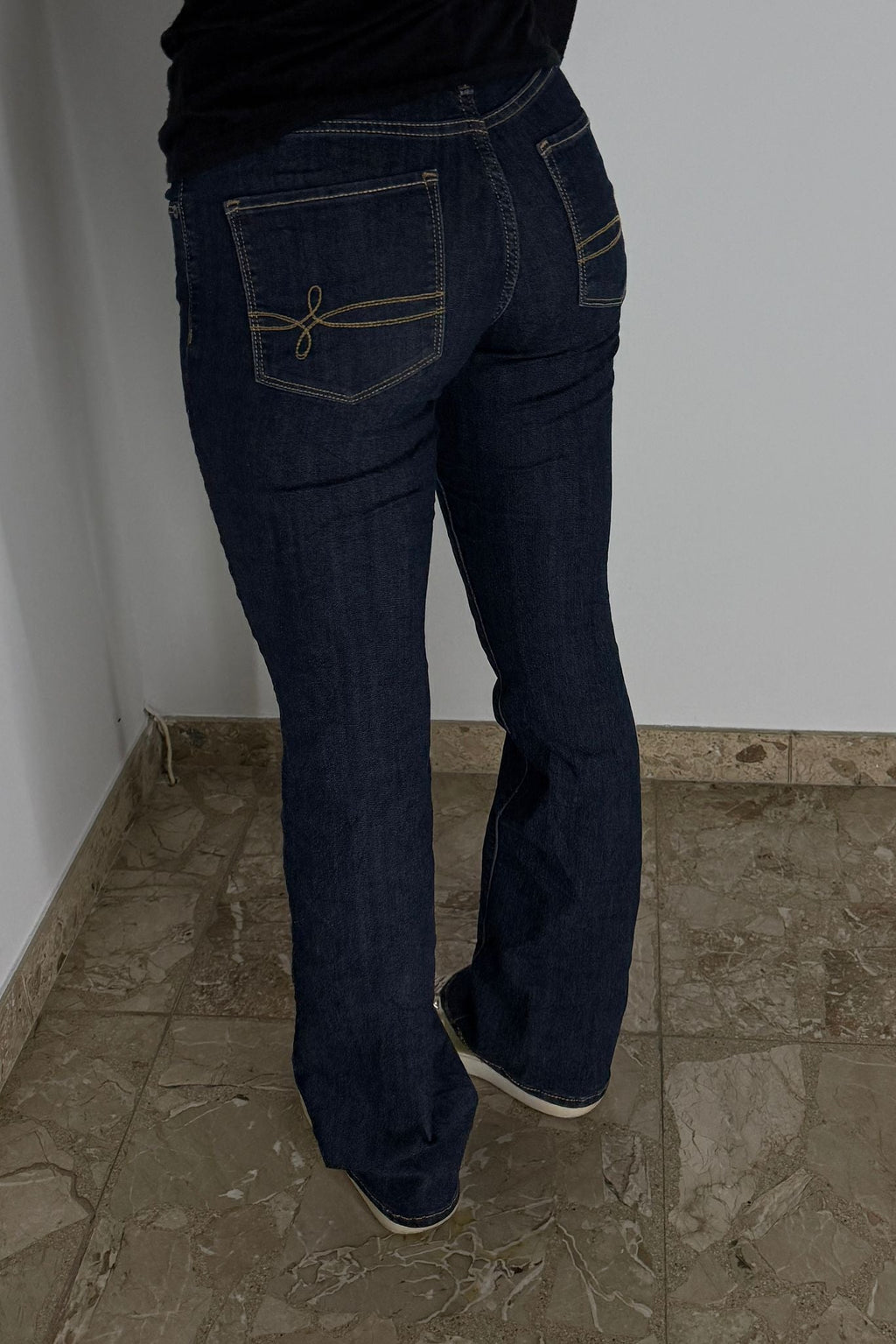 Flared Jeans backprint 08